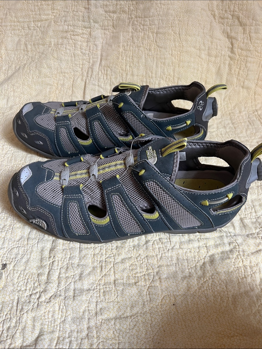 The North Face Men's Gray and Yellow Closed-Toe Hydrotrak Sandals - Picture 4 of 11